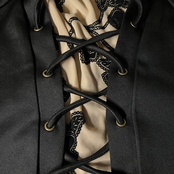 Y2K Strapless Black Top - Picture 5 of 5